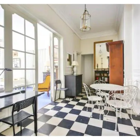Le Marie Antoinette Traditionnel Tour Eiffel Apartment